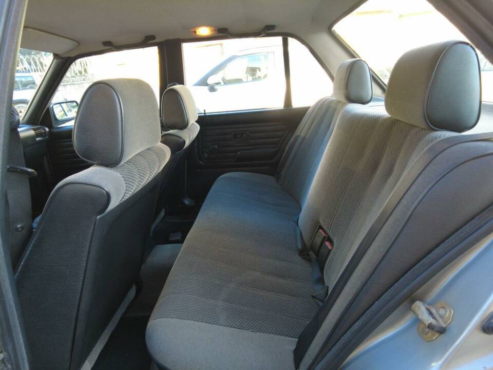 Imagen 15/19 de BMW 318i Touring (1989)