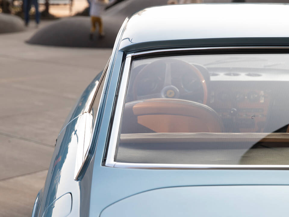Image 5/40 of Ferrari 365 GT 2+2 (1969)