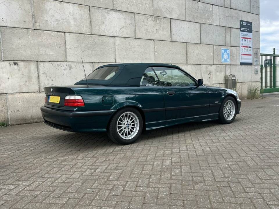 Image 4/8 of BMW 325i (1995)