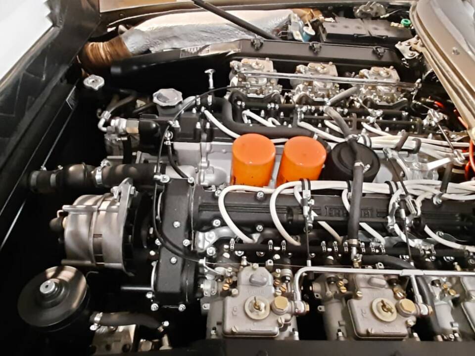 Image 20/21 de Ferrari 365 GT4 2+2 (1973)