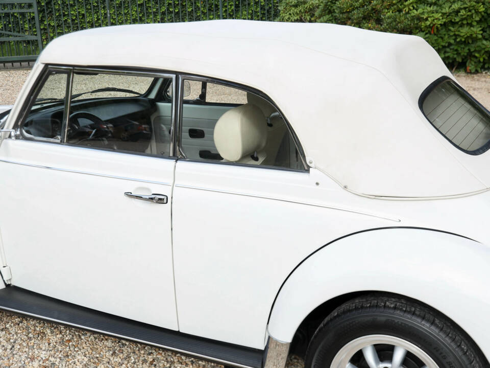 Immagine 16/50 di Volkswagen Kever 1303 &quot;Triple White&quot; (1977)
