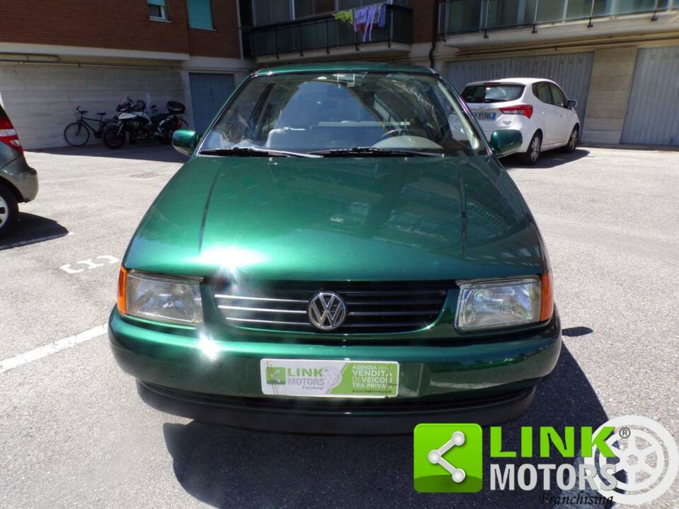 Imagen 2/10 de Volkswagen Polo III 1.0 (1998)
