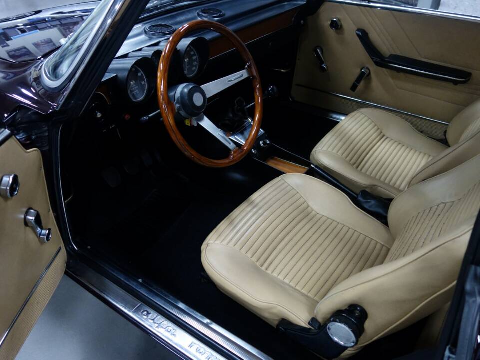 Bild 8/60 von Alfa Romeo Giulia GT 1300 Junior (1975)
