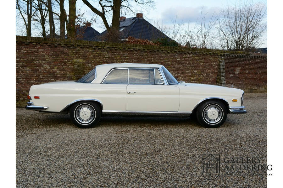 Image 27/50 of Mercedes-Benz 280 SE 3,5 (1971)