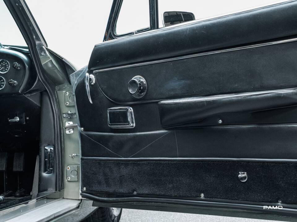 Bild 35/40 von Aston Martin DB 6 (1965)