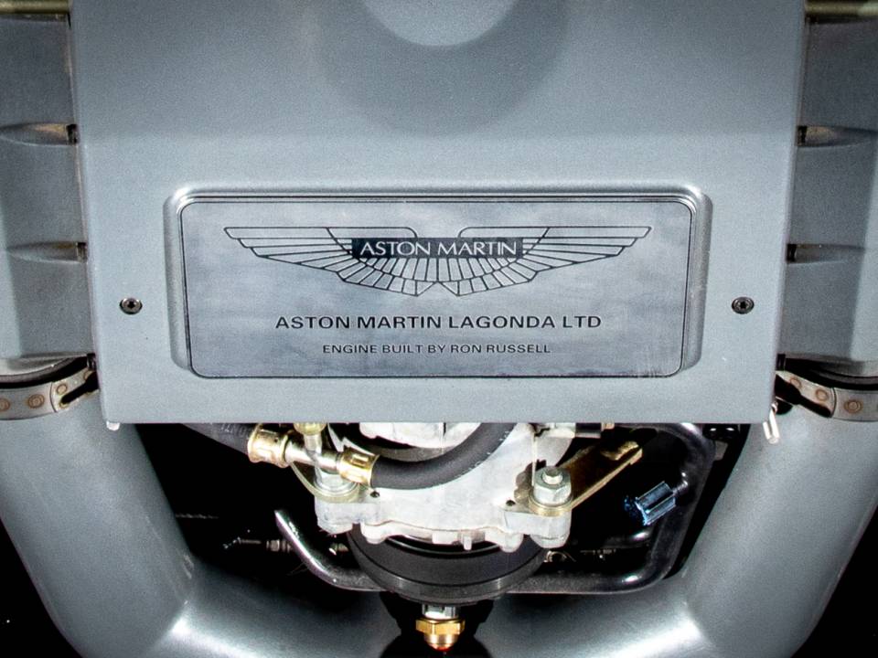 Immagine 26/29 di Aston Martin V8 Vantage V550 (1995)
