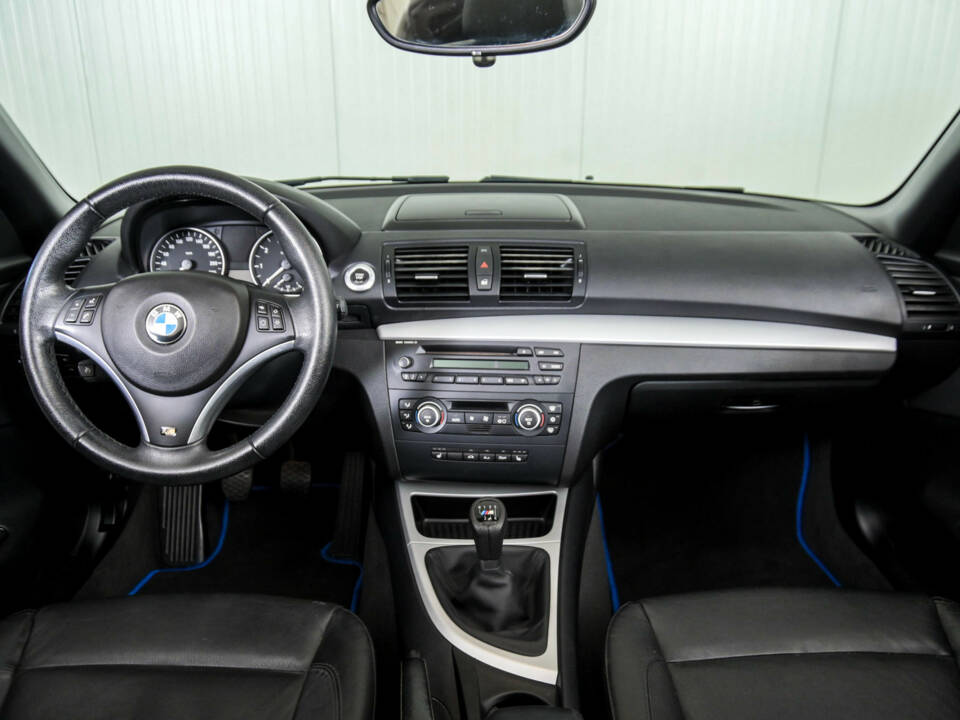 Image 7/50 of BMW 118i (2008)