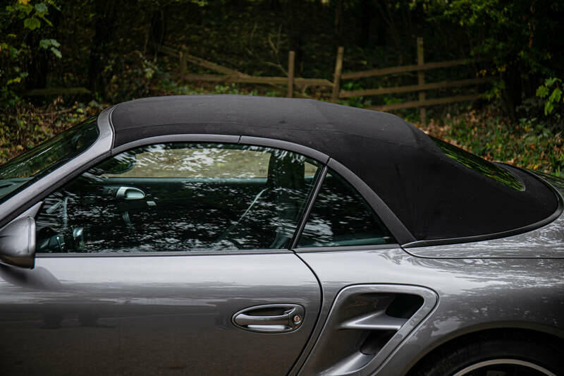 Image 38/50 of Porsche 911 Turbo S (2011)