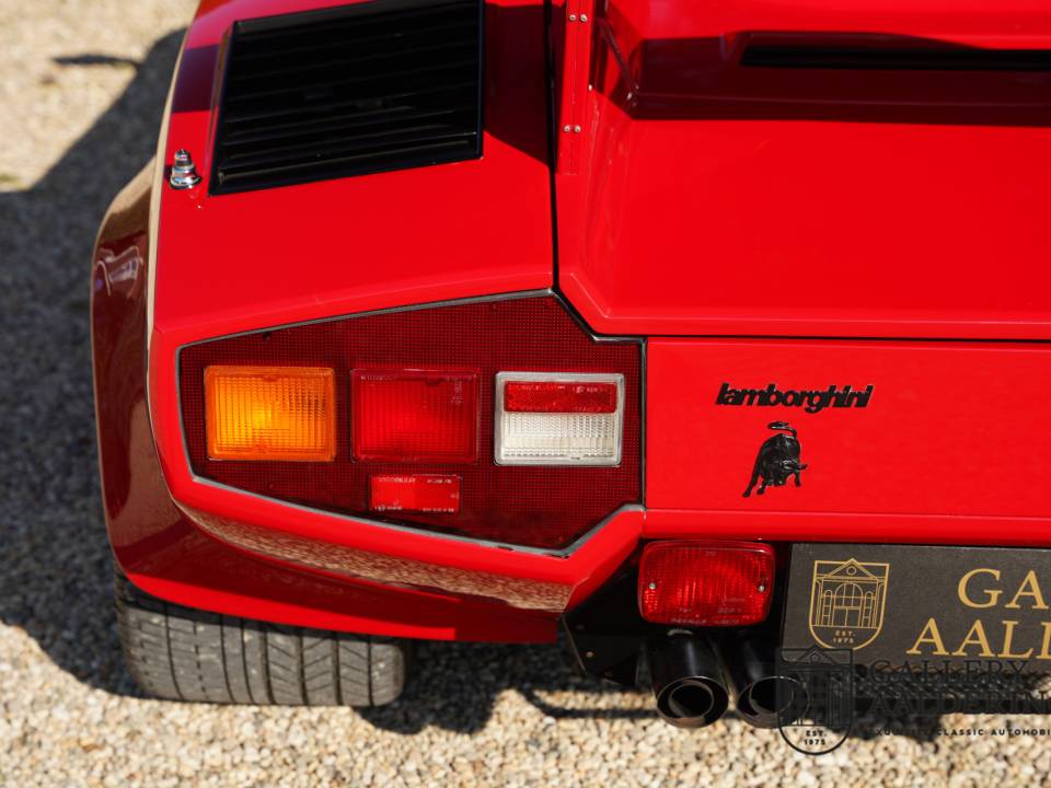 Bild 37/50 von Lamborghini Countach LP 5000 S QV (1988)