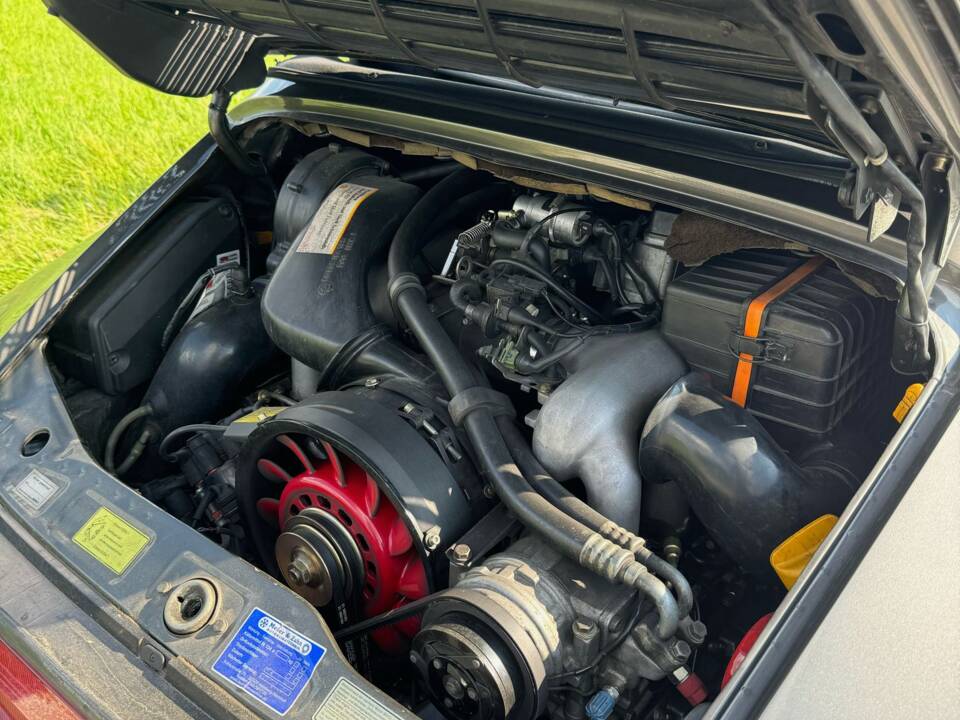 Bild 11/20 von Porsche 911 Carrera 4 (1990)