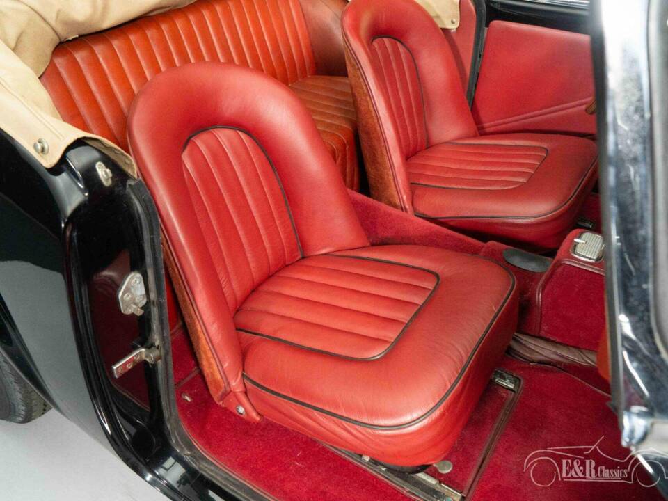 Obraz 7/19 pojazdu Daimler SP 250 (1962)