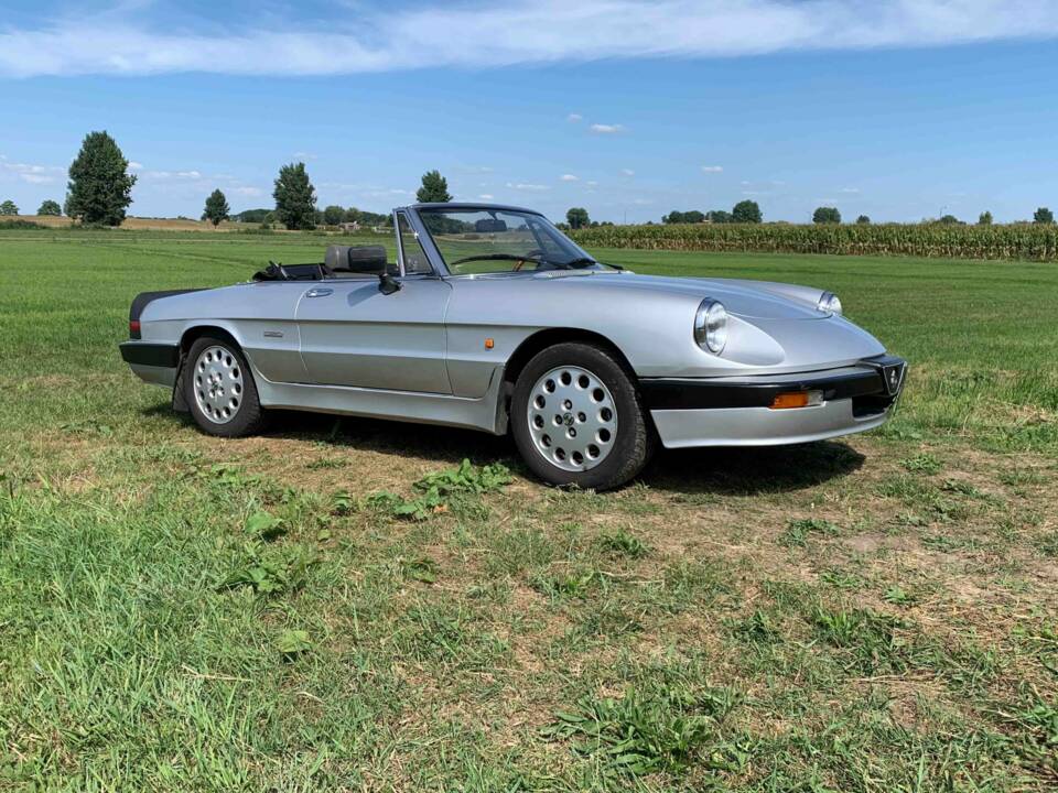 Afbeelding 4/8 van Alfa Romeo 2.0 Spider (1988)