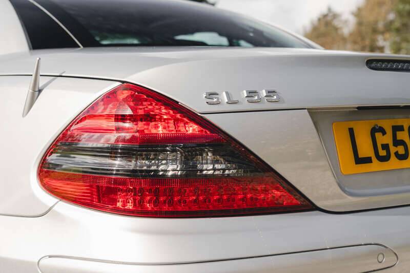Image 19/50 de Mercedes-Benz SL 55 AMG (2006)