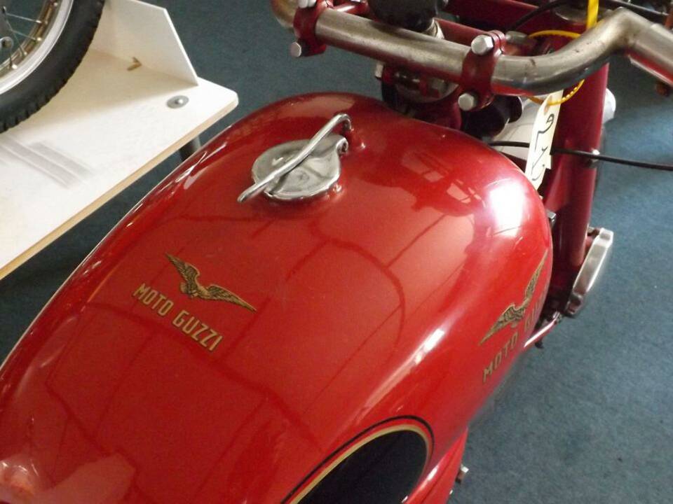 Immagine 8/35 di Moto Guzzi Falcone Turismo (1973)