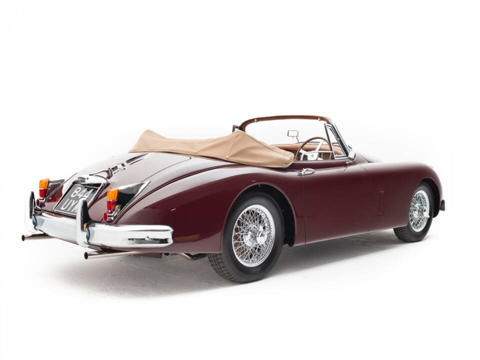 Afbeelding 7/41 van Jaguar XK 150 3.8 SE OTS (1960)