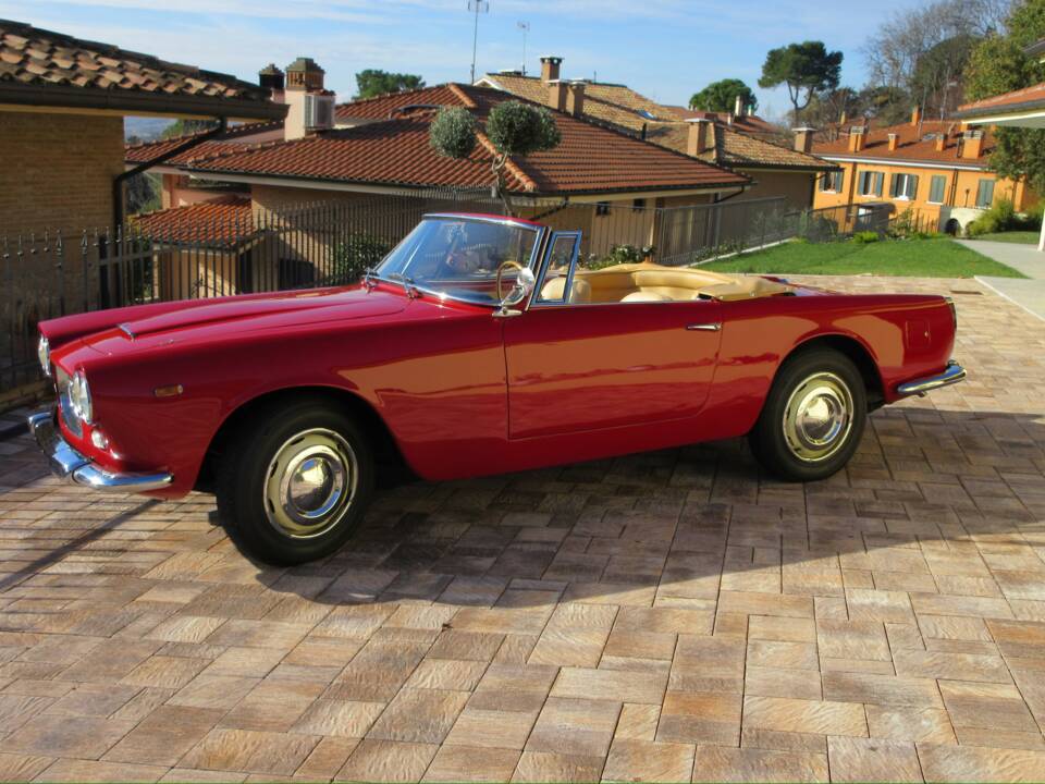 Immagine 2/88 di Lancia Flaminia GT 3C 2.5 Convertible (1962)