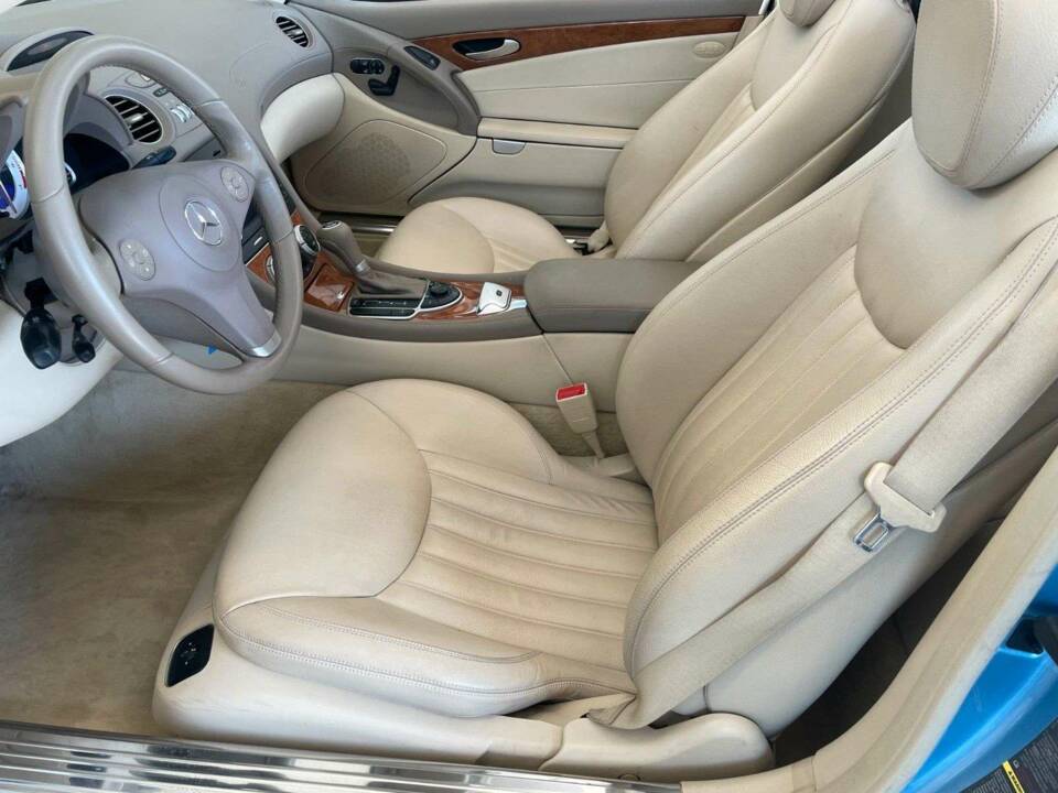 Image 13/19 of Mercedes-Benz SL 500 (2008)