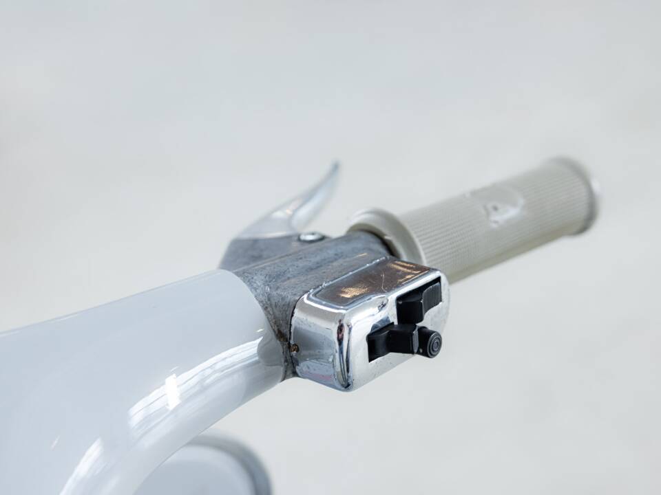 Image 14/21 of Piaggio Vespa 125 (1964)