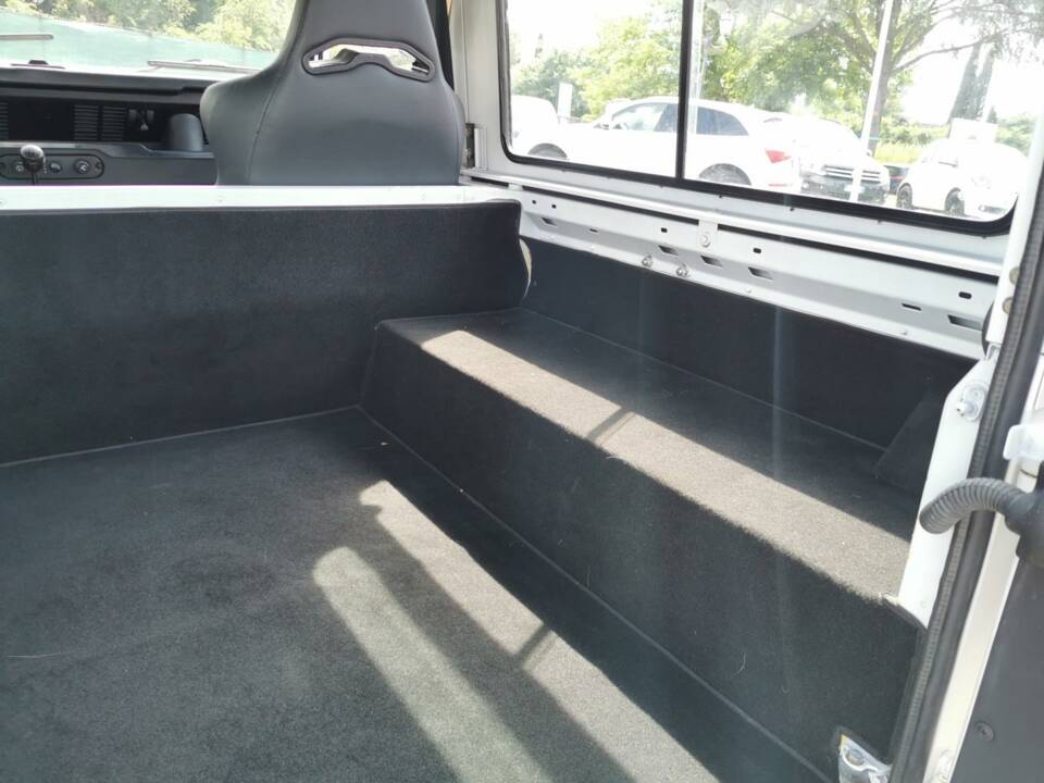 Image 27/45 of Land Rover Defender 110 Td5 (2001)