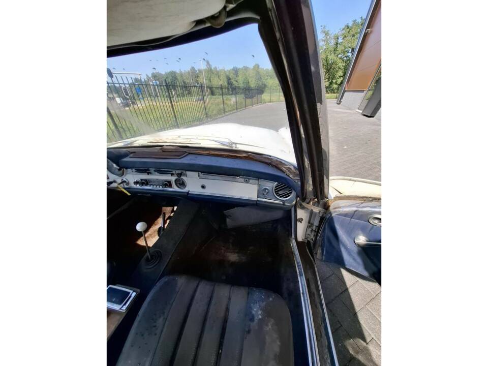Image 29/50 de Mercedes-Benz 250 SL (1967)