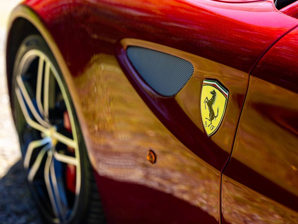 Bild 17/50 von Ferrari FF (2012)