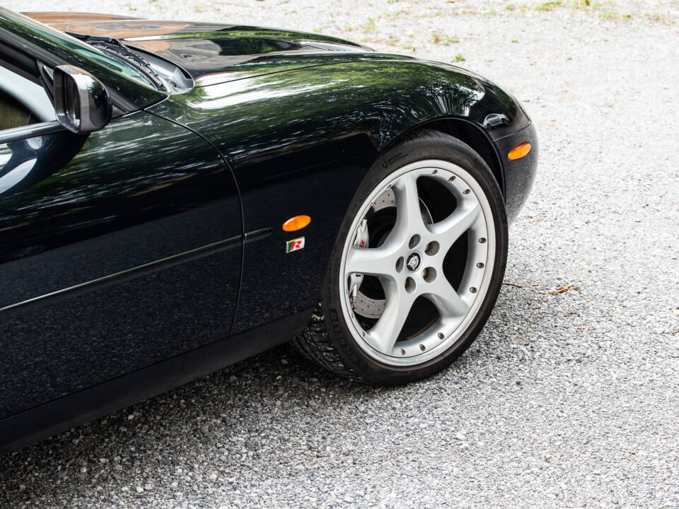 Immagine 20/42 di Jaguar XKR (2003)