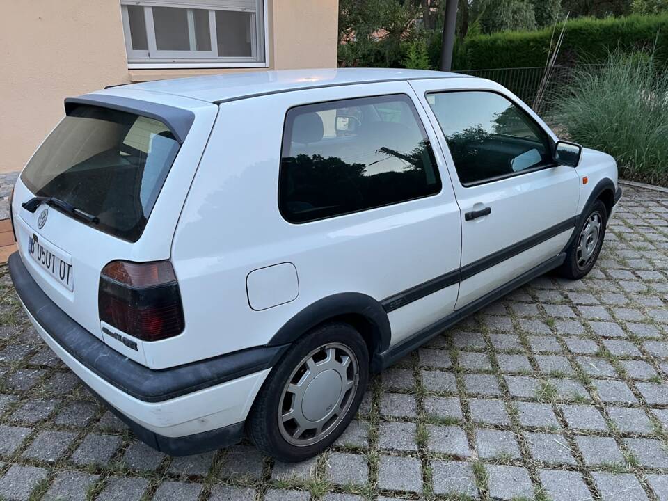 Bild 4/5 von Volkswagen Golf III GTI 2.0 (1994)