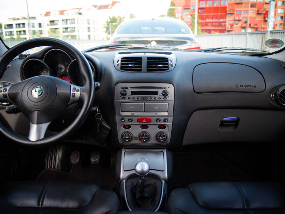 Afbeelding 20/40 van Alfa Romeo GT 2.0 JTS (2004)