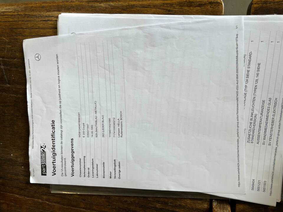 Bild 34/79 von Mercedes-Benz 200 CE (1993)