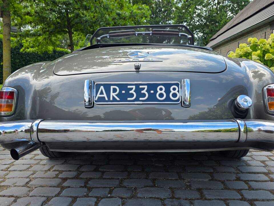Image 6/24 de Mercedes-Benz 190 SL (1957)