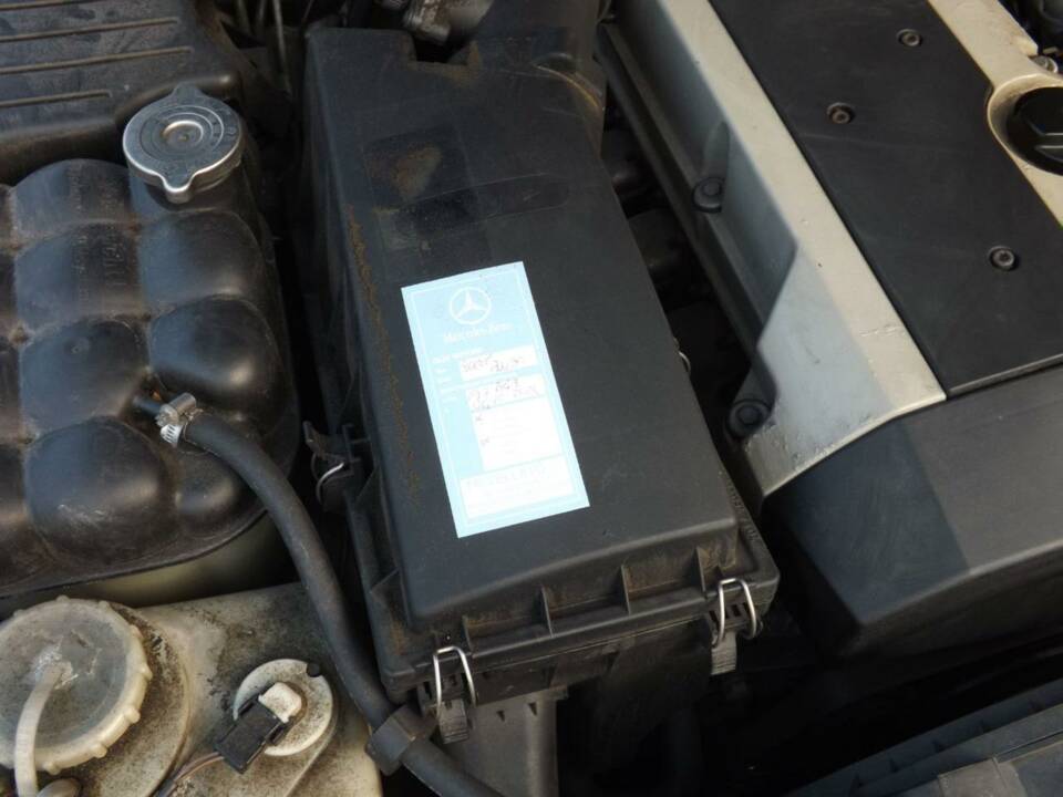 Immagine 30/50 di Mercedes-Benz SL 280 (1995)