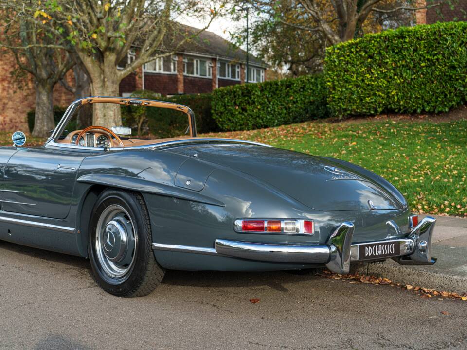 Image 12/25 de Mercedes-Benz 300 SL Roadster (1961)