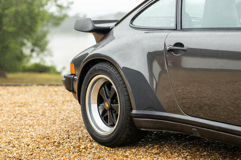 Afbeelding 29/50 van Porsche 911 Turbo 3.3 (1989)