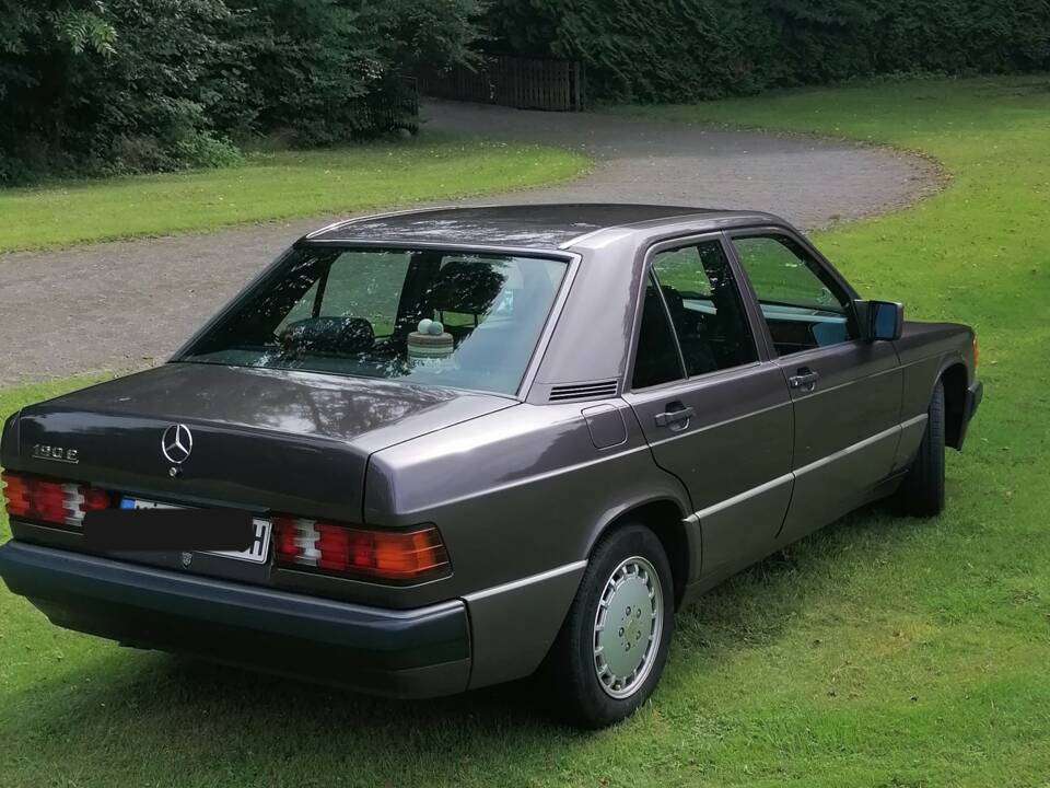 Image 5/17 de Mercedes-Benz 190 E 2.0 (1992)