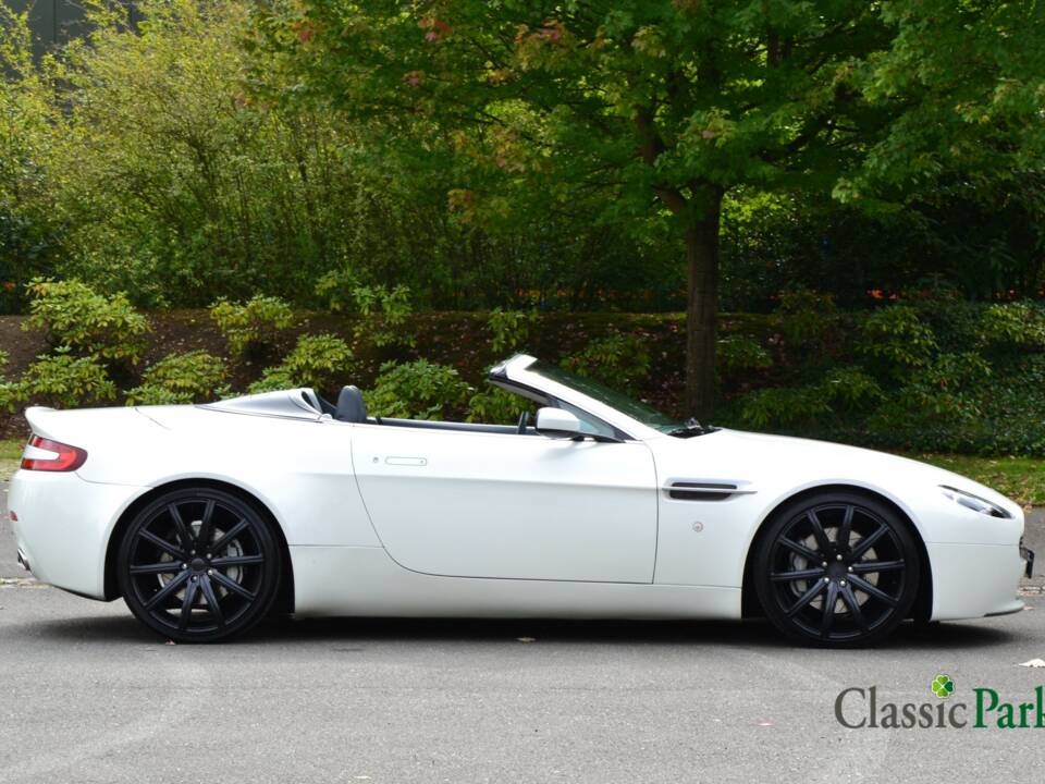Image 17/50 of Aston Martin V8 Vantage (2007)
