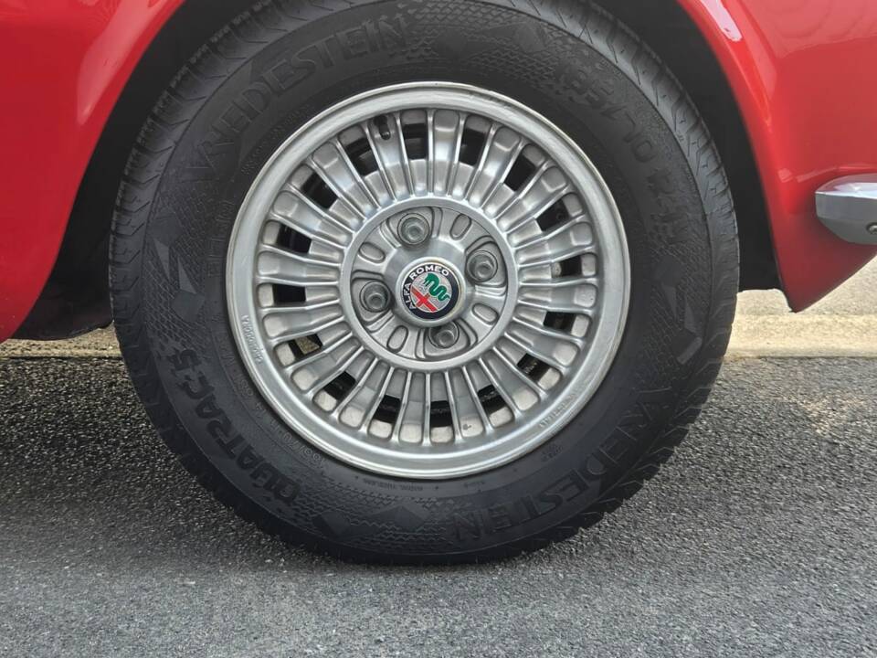Image 26/50 of Alfa Romeo 2000 Berlina (1973)