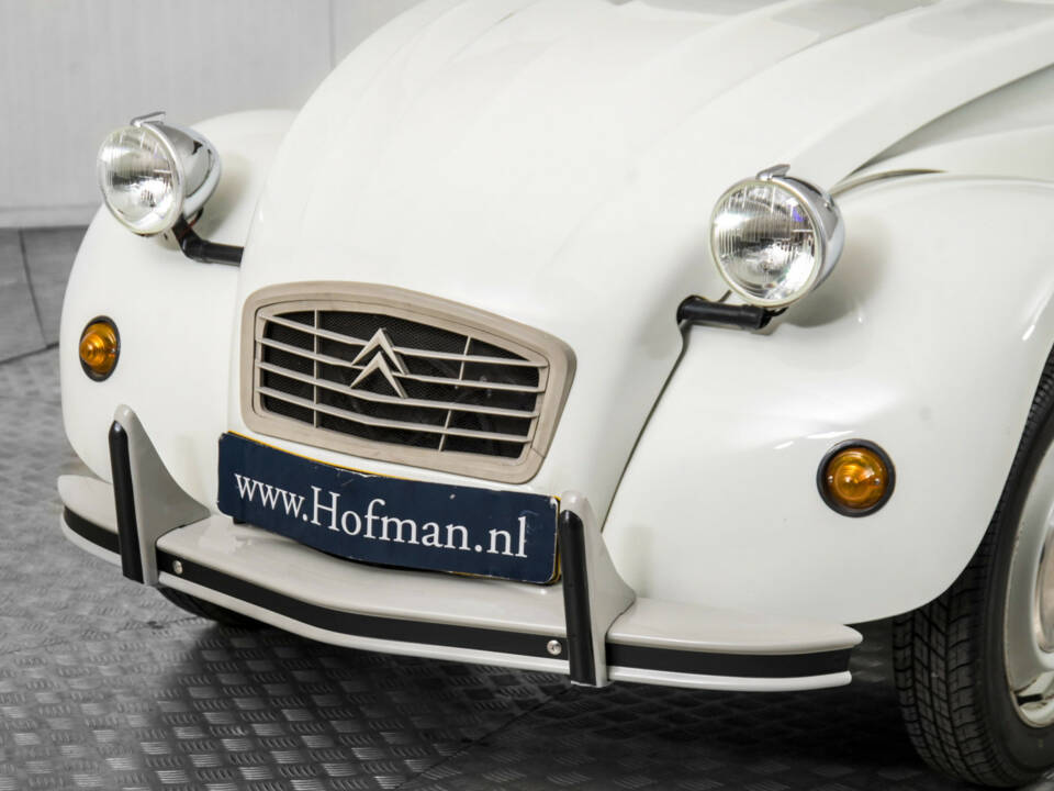 Image 18/50 of Citroën 2 CV 6 (1988)