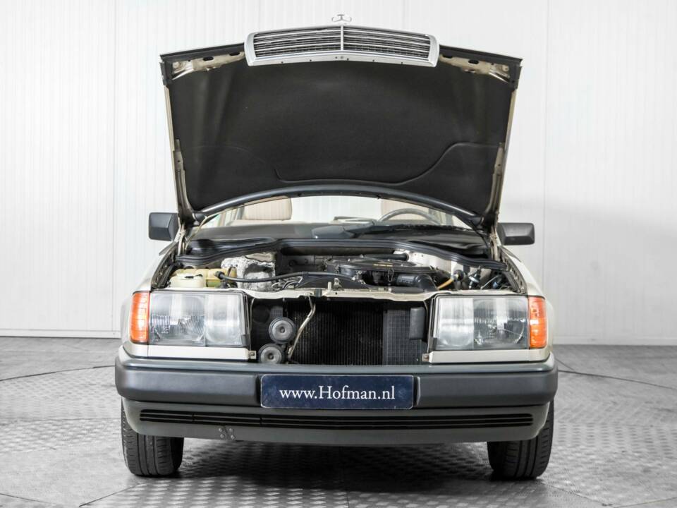 Bild 37/50 von Mercedes-Benz 230 TE (1987)
