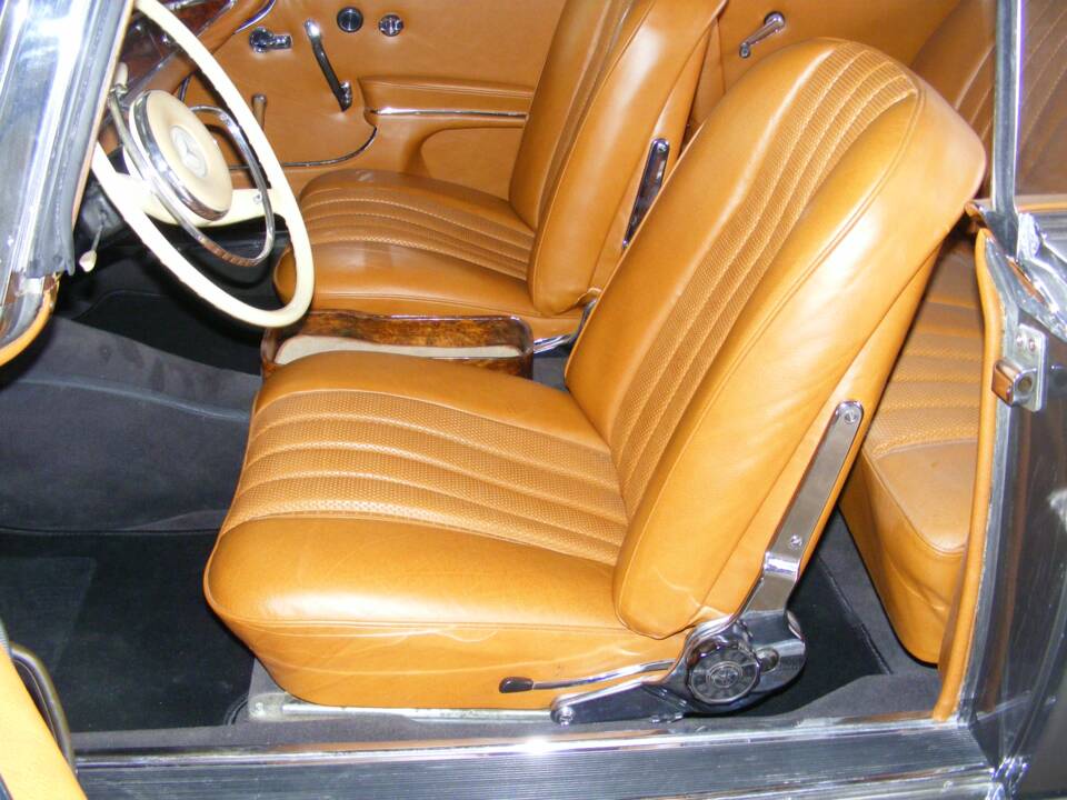 Afbeelding 3/68 van Mercedes-Benz 300 SE (1964)