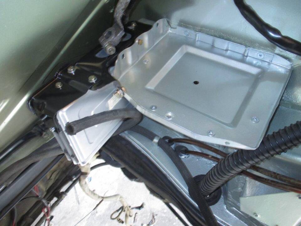 Batterie Halter neu, war durchgebogen