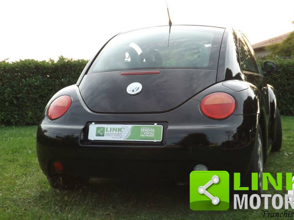 Afbeelding 6/10 van Volkswagen New Beetle 1.9 TDI (2000)