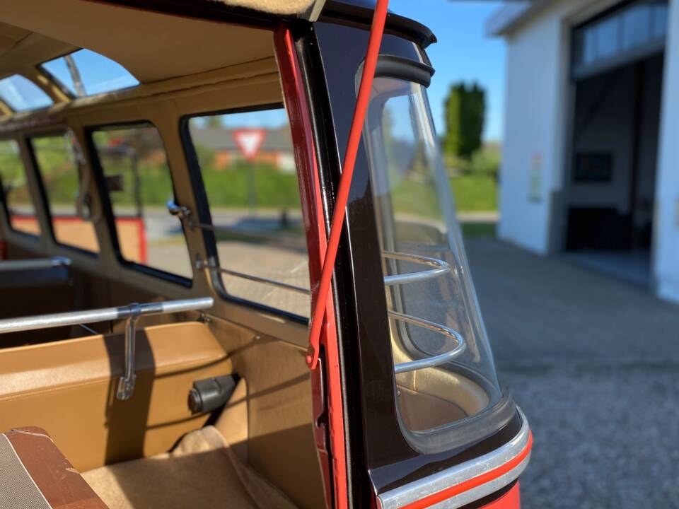 Immagine 21/61 di Volkswagen T1 Samba 1.2 (1958)