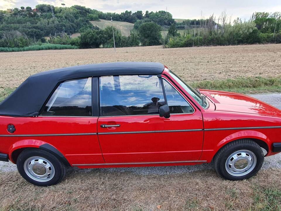 Afbeelding 45/50 van Volkswagen Golf Mk I Convertible 1.1 (1981)