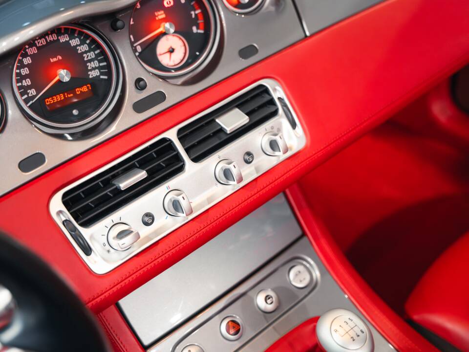 Image 33/41 of BMW Z8 (2002)