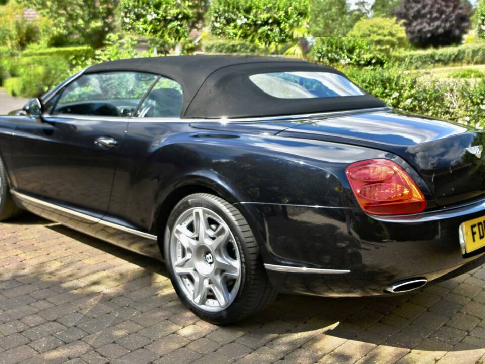 Bild 12/42 von Bentley Continental GTC W12 (2011)