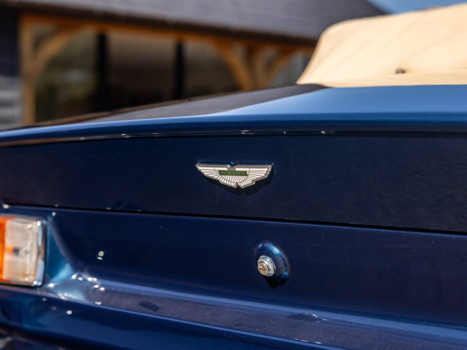 Image 24/57 de Aston Martin V8 Vantage Volante (1989)