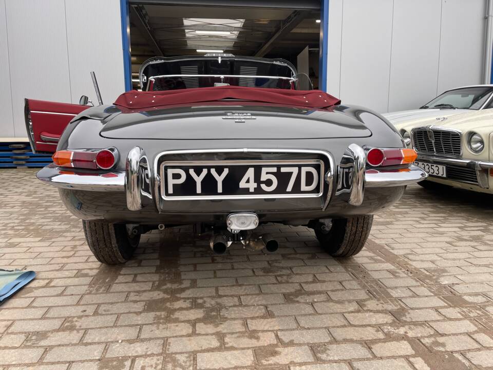 Imagen 3/6 de Jaguar E-Type 4.2 (1965)