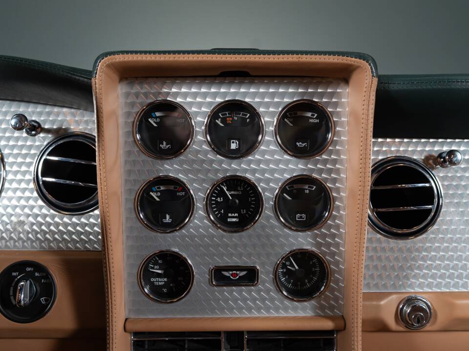 Image 35/43 of Bentley Continental T (1997)