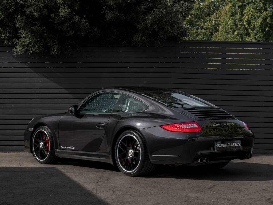 Image 2/50 de Porsche 911 Carrera GTS (2011)