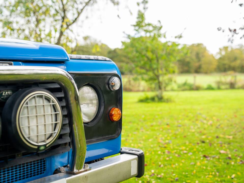 Bild 36/50 von Land Rover Defender 90 &quot;50th Anniversary&quot; (1999)